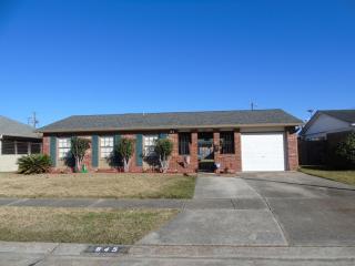 645 Fielding Ave, Gretna, LA 70056-4024