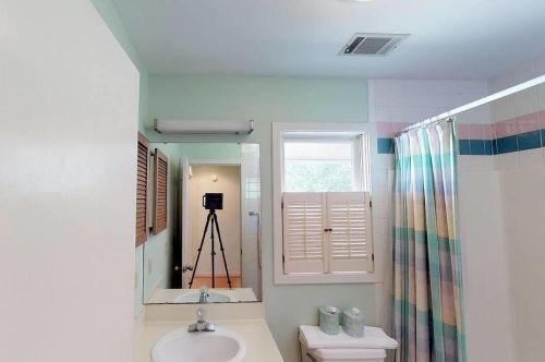 6 Ocean Park Ct, Isle Of Palms SC  29451-2244 exterior