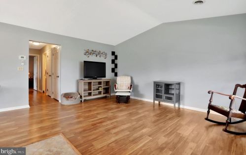 4 Mel Ron Ct, Carlisle, PA 17015-8412