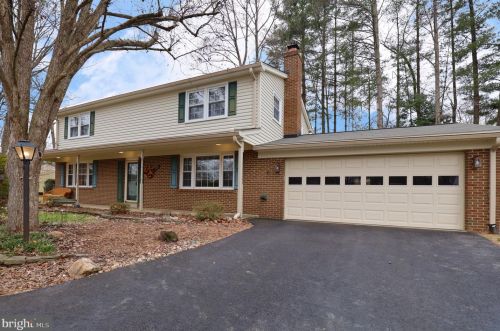 7099 Game Lord Dr, Springfield, VA 22153-1312