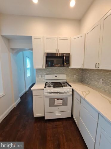 613 Front St, Camden NJ  08102-2129 exterior