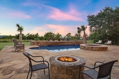 316 Dawn River Cv, Austin TX  78732-1986 exterior