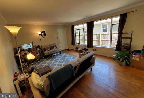 1034 17th St, Arlington VA  22202-1604 exterior