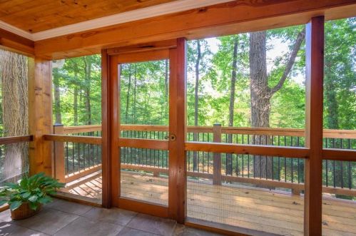 1150 Churchill Downs Rd, Atlanta GA  30319-1024 exterior