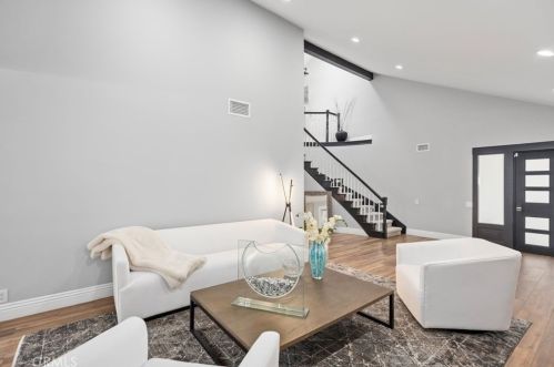 10 Vispera, Irvine CA  92620-2127 exterior