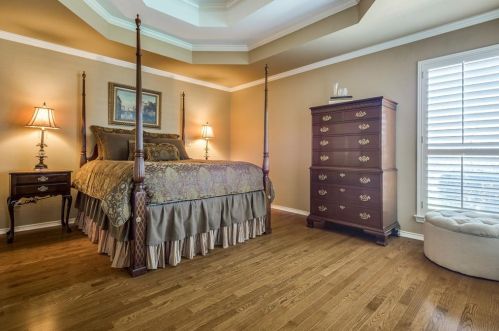 2321 Highland Hts Ln, Carrollton TX 75007-2033 exterior