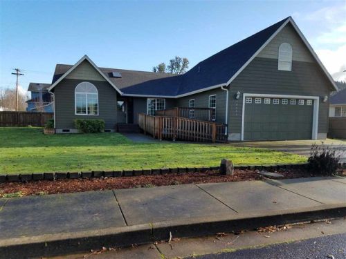 38685 Alder St, Scio, OR 97374-9511