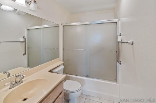 207 Diamond Way, Vista CA  92083-4400 exterior