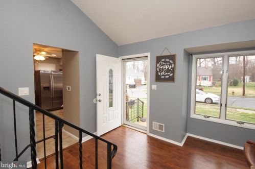 43 Ovington Dr, Trenton, NJ 08620-1509