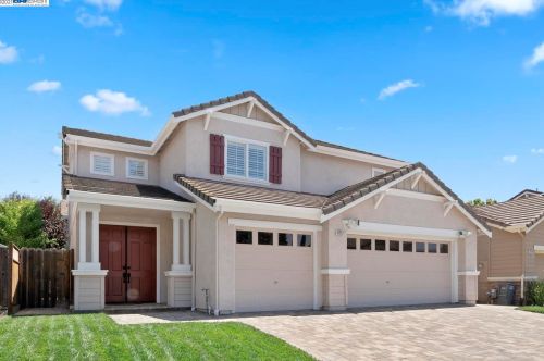 4717 Myrtle Dr, Pleasanton, CA 94568-7535