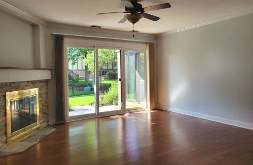 426 Sandhurst Cir, Glendale Heights, IL 60137-6685