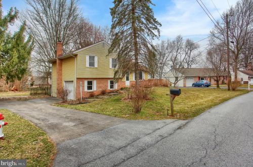 3463 Duff Ave, Lancaster, PA 17601-1107