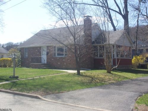 45 Bailey Ave, Bloomingdale, NJ 07403-1229