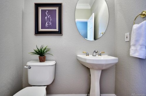 19328 Fair Dr, Aurora CO 80016-6175 exterior