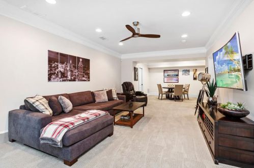 284 Hedden Rd, Atlanta GA  30342-2768 exterior