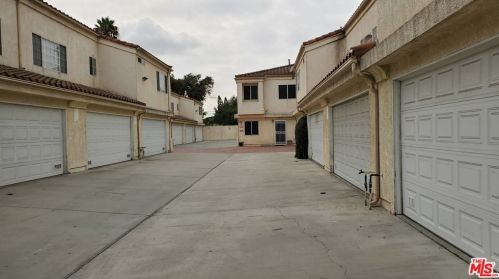 13949 Arthur Ave, Paramount, CA 90723-6008