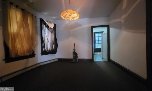 209 Rosemont Ave, Trenton NJ  08618-4425 exterior