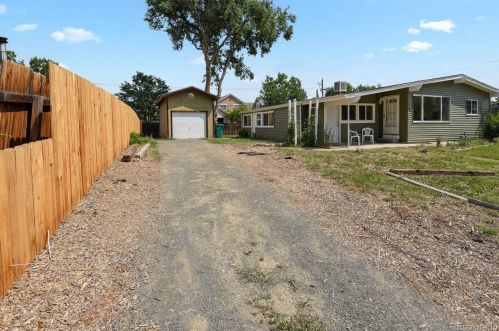 9075 49th Pl, Arvada, CO 80002-4215