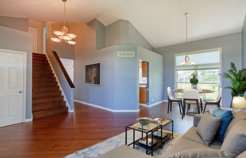370 Sundance Dr, Hanover Park, IL 60103-5088