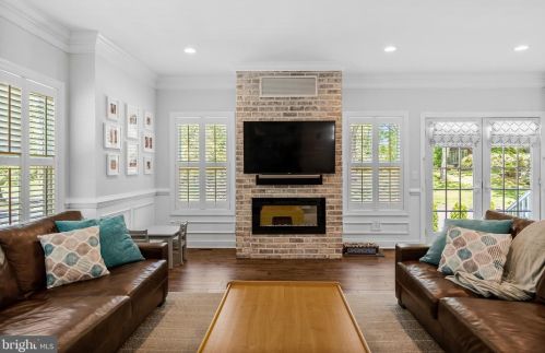 232 Elm Ave, Tavistock NJ 08033-2535 exterior