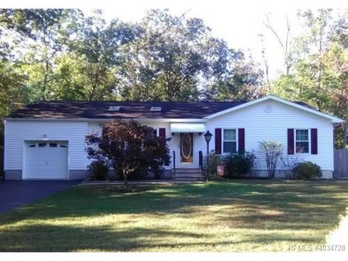 3215 Johnson Ave, Lakehurst, NJ 08759-5910