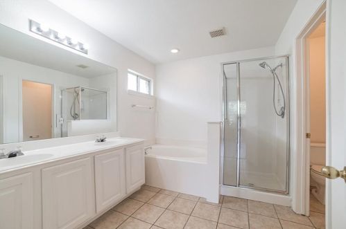 15624 Fisher Is Dr, Austin TX  78717-3833 exterior