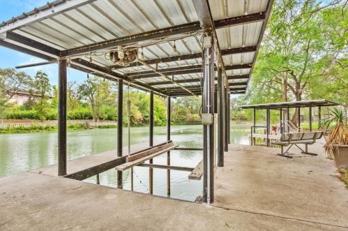 120 Erskine Fry, Seguin TX 78155 exterior