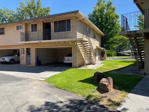 1942 Northwood Dr, Vacaville, CA 95687-6138