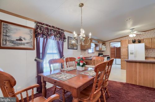 200 Cricklewood Ct, Lancaster PA  17603-2173 exterior