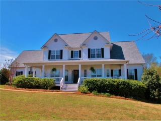81 Emma Cir, Hoschton, GA 30548-5512