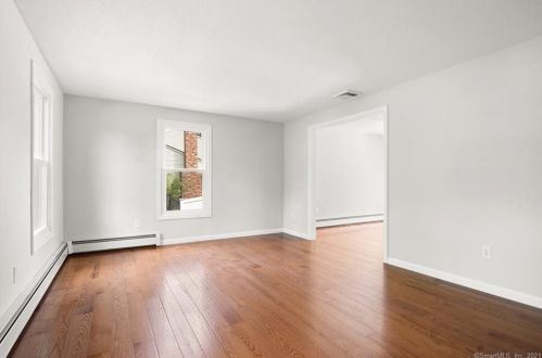 208 Lefoll Blvd, Wapping CT  06074-4261 exterior