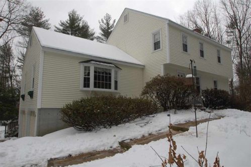 10 Blueberry Hill Rd, Amherst, NH 03031-2509