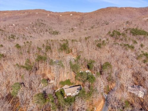 22 Oak Ridge Ct, Big Canoe, GA 30143-3474