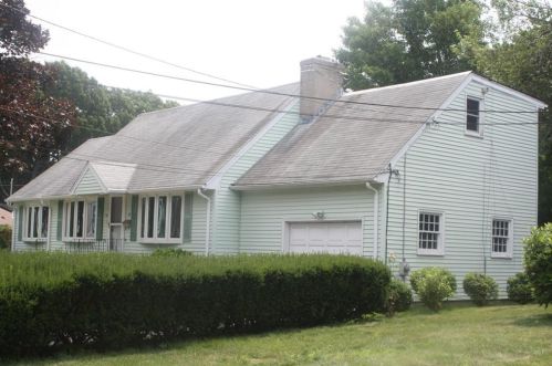 12 Bentley Rd, Warwick, RI 02888-4609