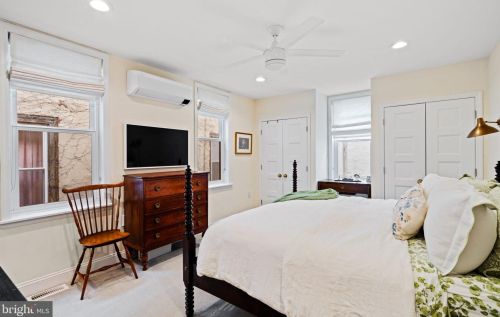 771 12 St, Philadelphia PA 19123-1960 exterior