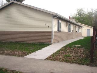 512 7th St, Grand Forks ND  58203-3243 exterior