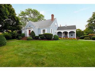 71 Boulevard, Middletown, RI 02842-5404