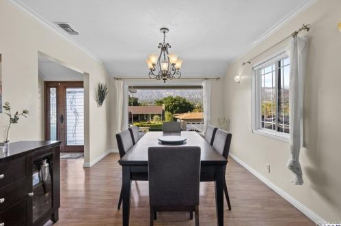 1048 Eilinita Ave, Glendale CA  91208-1130 exterior