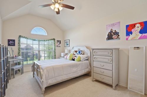 5724 Diamond Valley Dr, Fort Worth TX  76179-7607 exterior