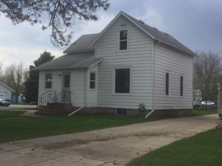 121 4th St, Gaylord, MN 55334-2281