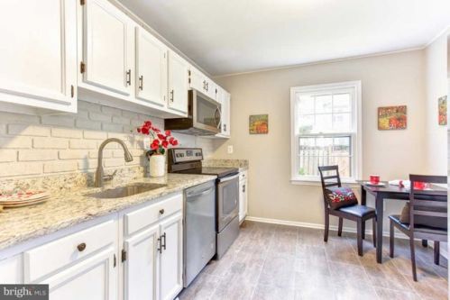 8467 Brainerd Ct, Springfield, VA 22153-3403