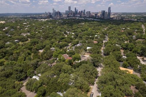 1804 Alta Vis Ave, Austin TX  78704-5226 exterior