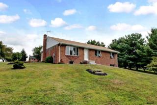 504 Fuhrman Mill Rd, Hanover, PA 17331-7955