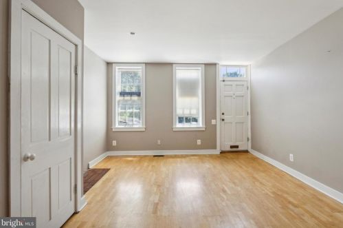 810 Front St, Philadelphia, PA 19147-4308