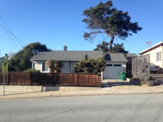 645 Harcourt Ave, Seaside CA  93955-4711 exterior