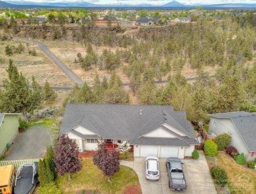 2407 Cyn Dr, Eagle Crest OR  97756-2028 exterior