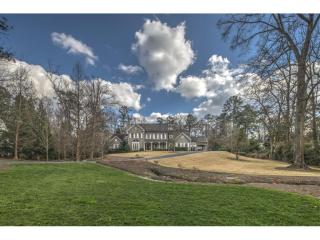 2965 Nancy Creek Rd, Atlanta, GA 30327-2040