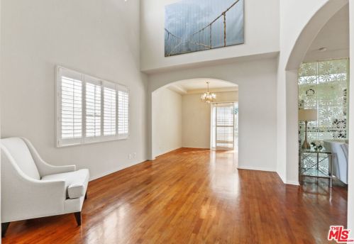 1622 220th St, Torrance, CA 90501-3840