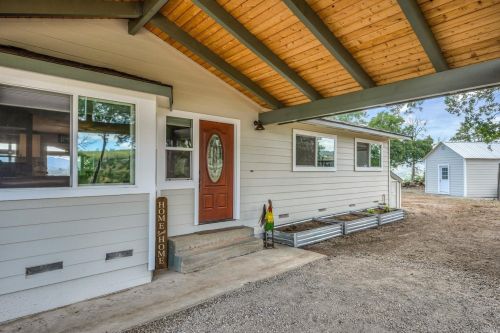 19463 Stinson Rd, Middletown, CA 95467-8753