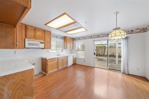 145 Cape Elizabeth Way, Riverside CA  92506-6180 exterior